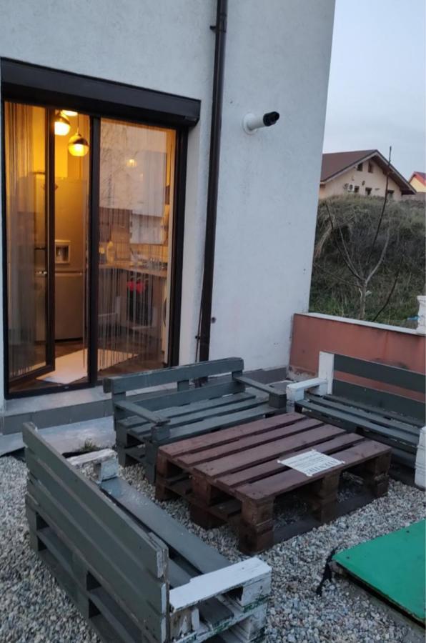 The Unique Apartment Roşu Dış mekan fotoğraf